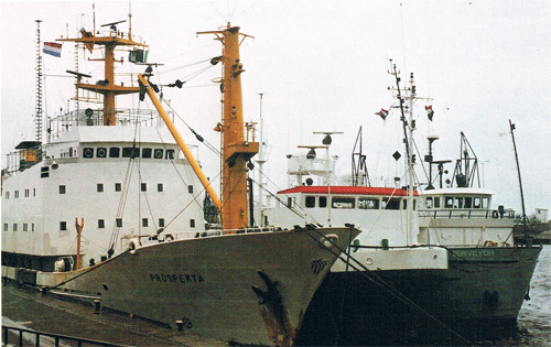 Drei Meßschiffe im Hafen von Den Helder